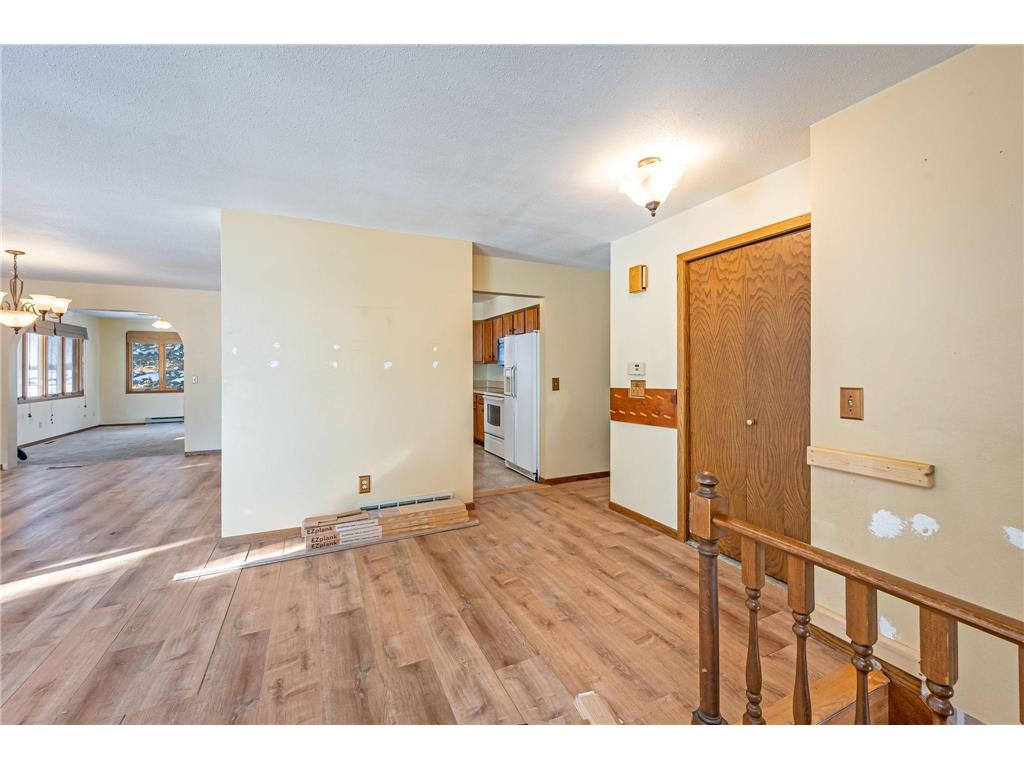 225 S 7th Avenue E #E Truman MN 56088 6824455 image5