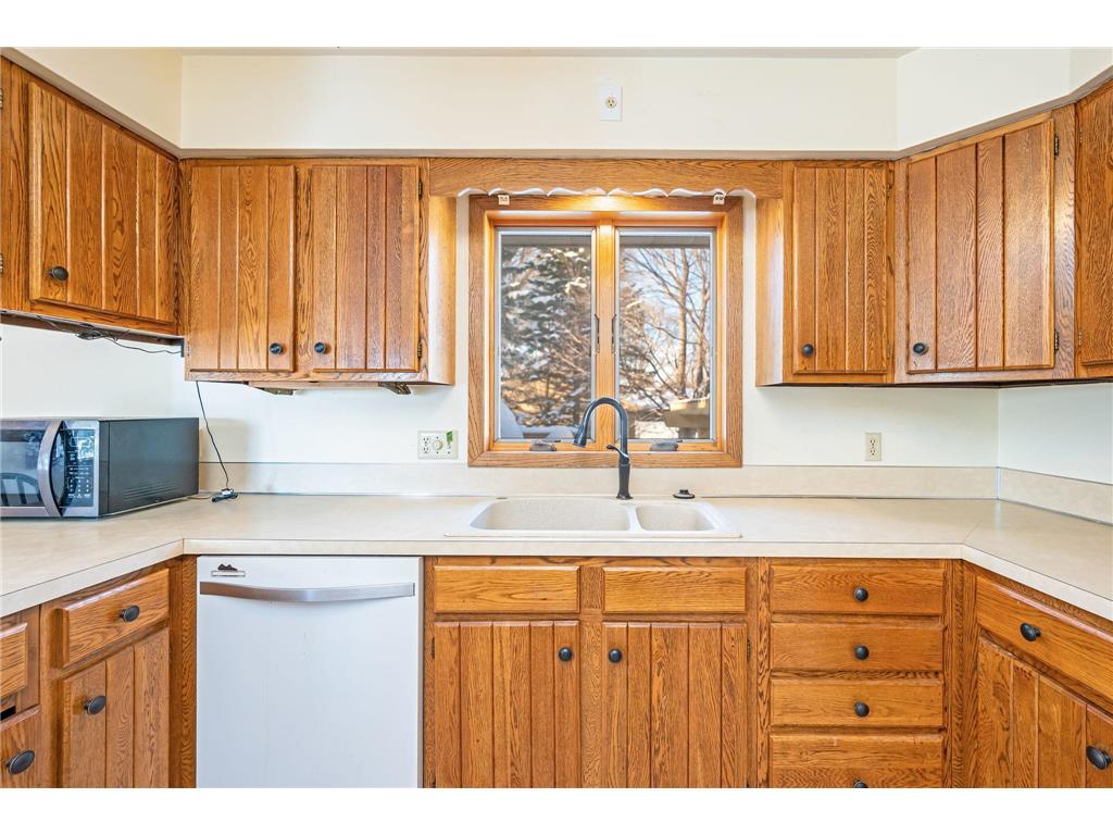 225 S 7th Avenue E #E Truman MN 56088 6824455 image7