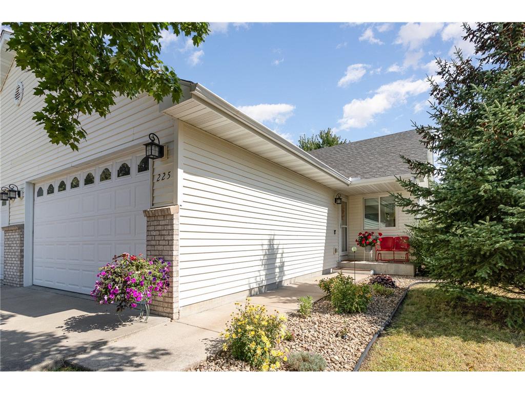 225 S Elm Street Belle Plaine MN 56011 6611893 image1