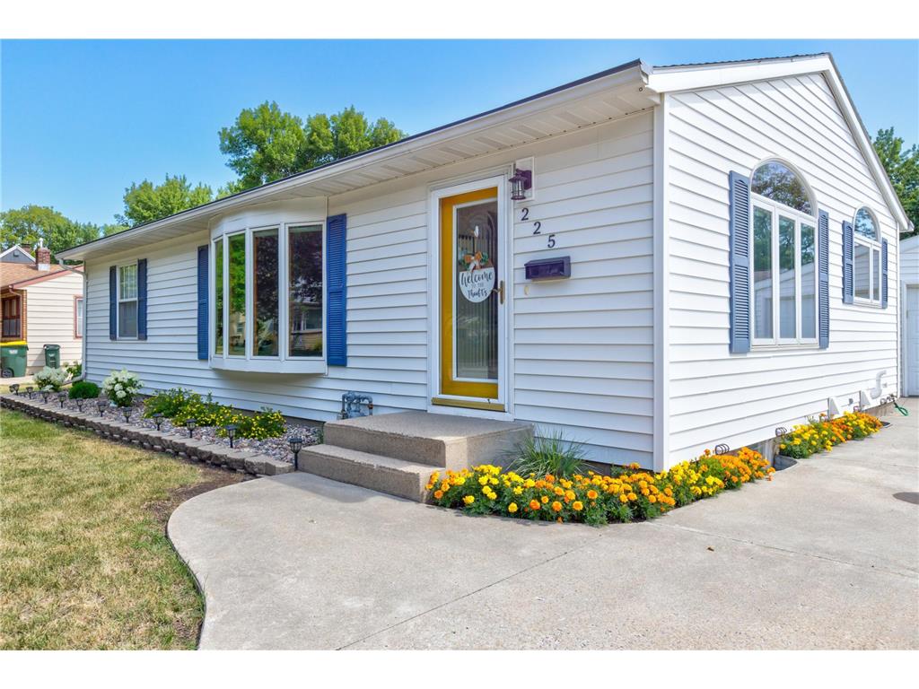 225 Sunrise Boulevard Redwood Falls MN 56283 6405222 image1