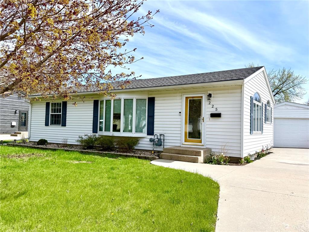 225 Sunrise Boulevard Redwood Falls MN 56283 7067661 image1