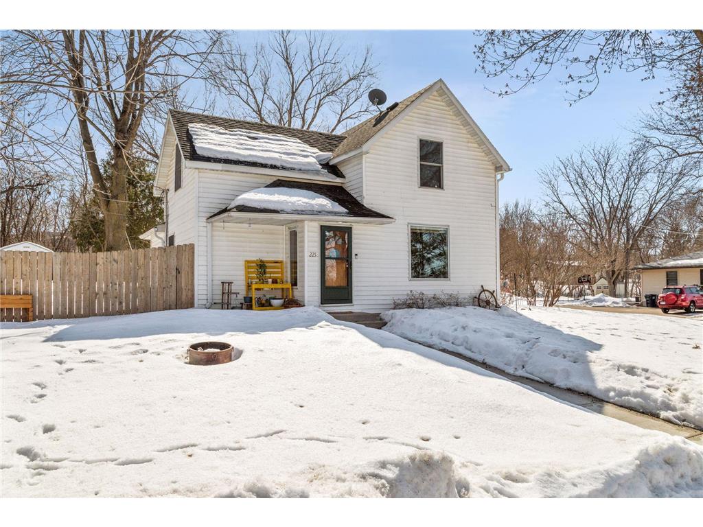 225 W Forest Street Belle Plaine MN 56011 6318227 image1