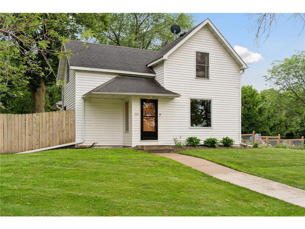 225 W Forest Street Belle Plaine MN 56011 6745708 image1