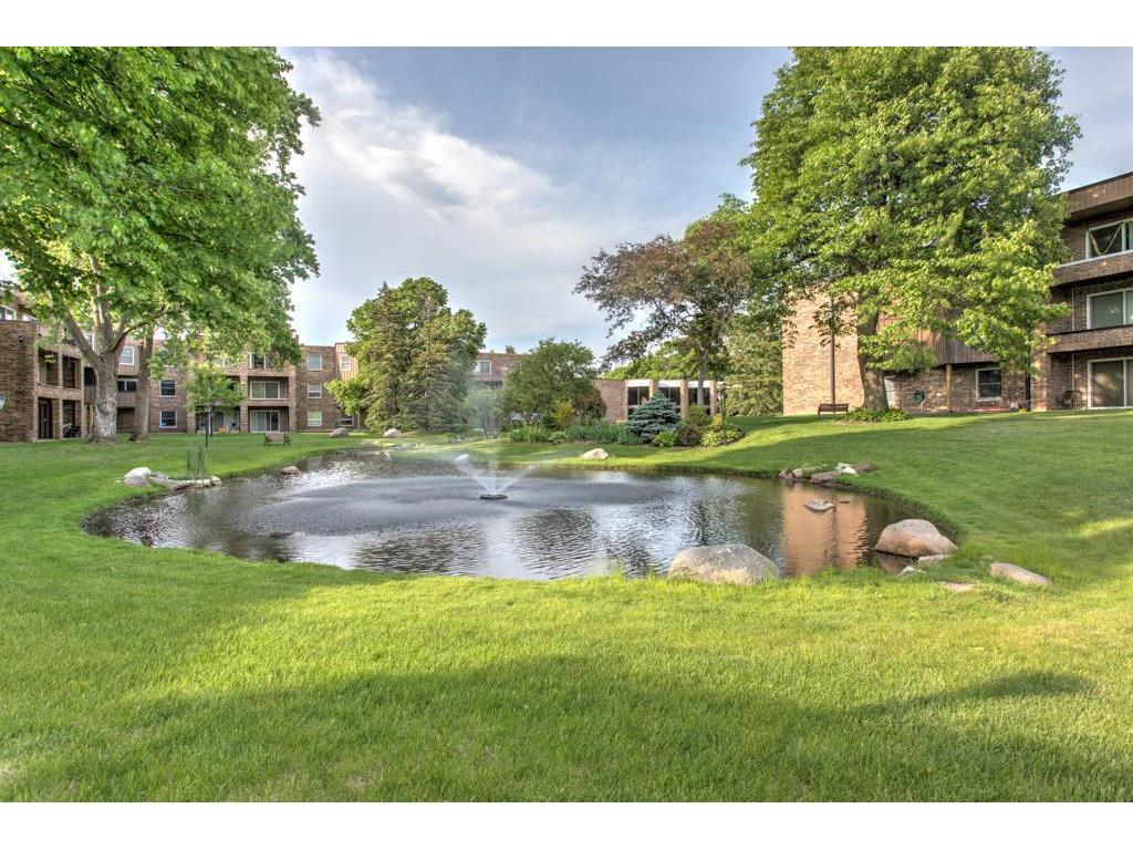 2250 Midland Grove Road 204, Roseville, MN, 55113 MLS 6379750