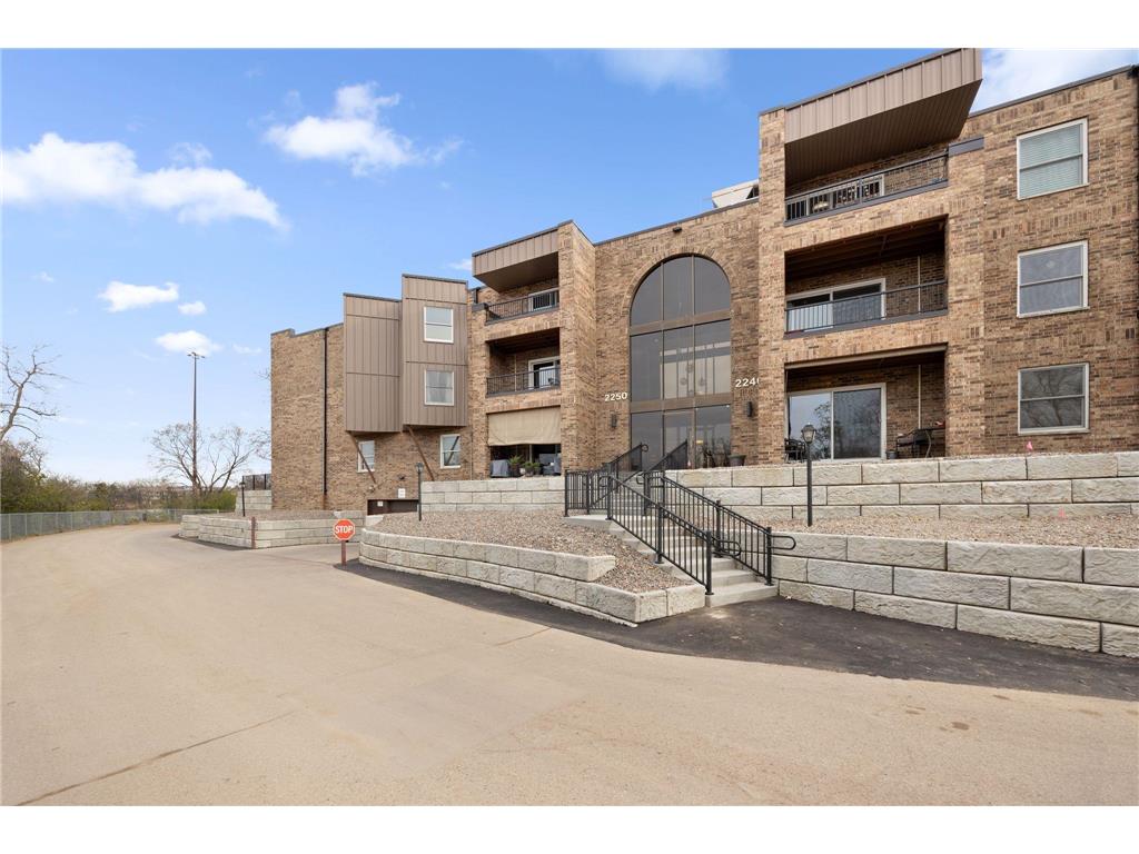 2250 Midland Grove Road #307 Roseville MN 55113 7074537 image14