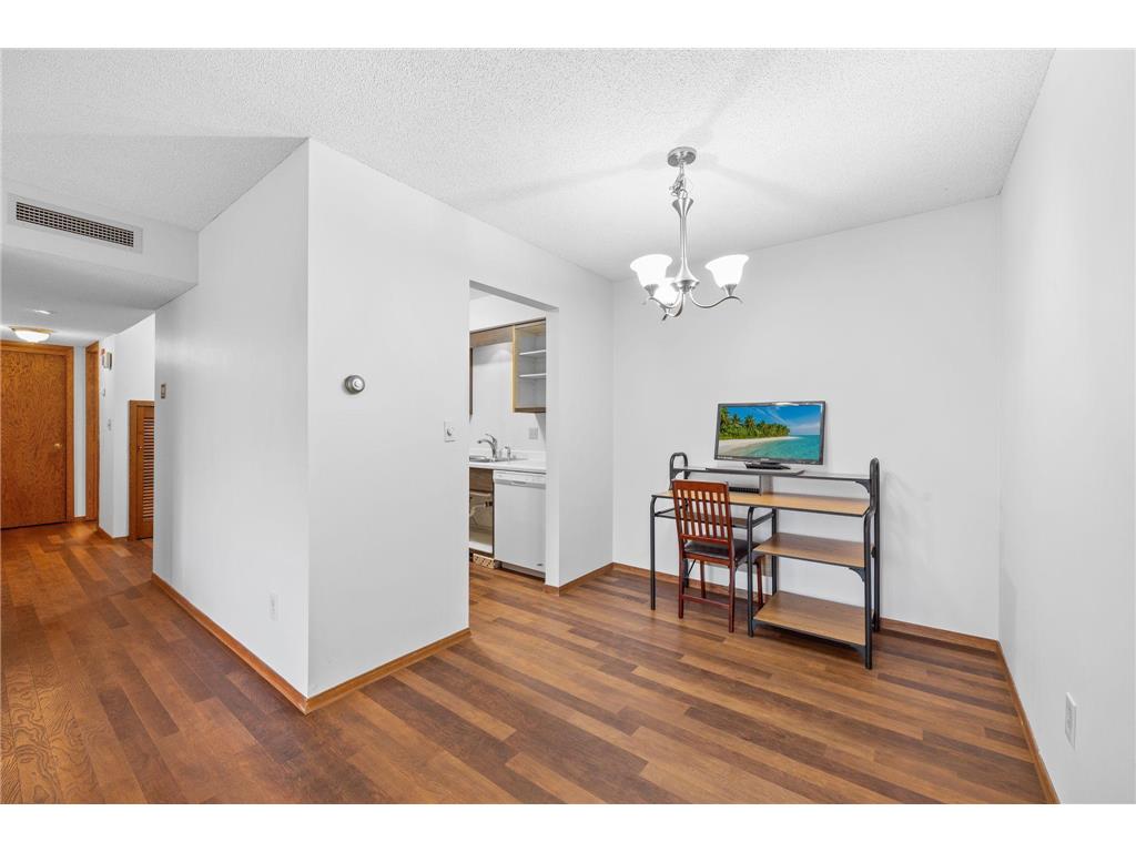 2250 Midland Grove Road #307 Roseville MN 55113 7074537 image4