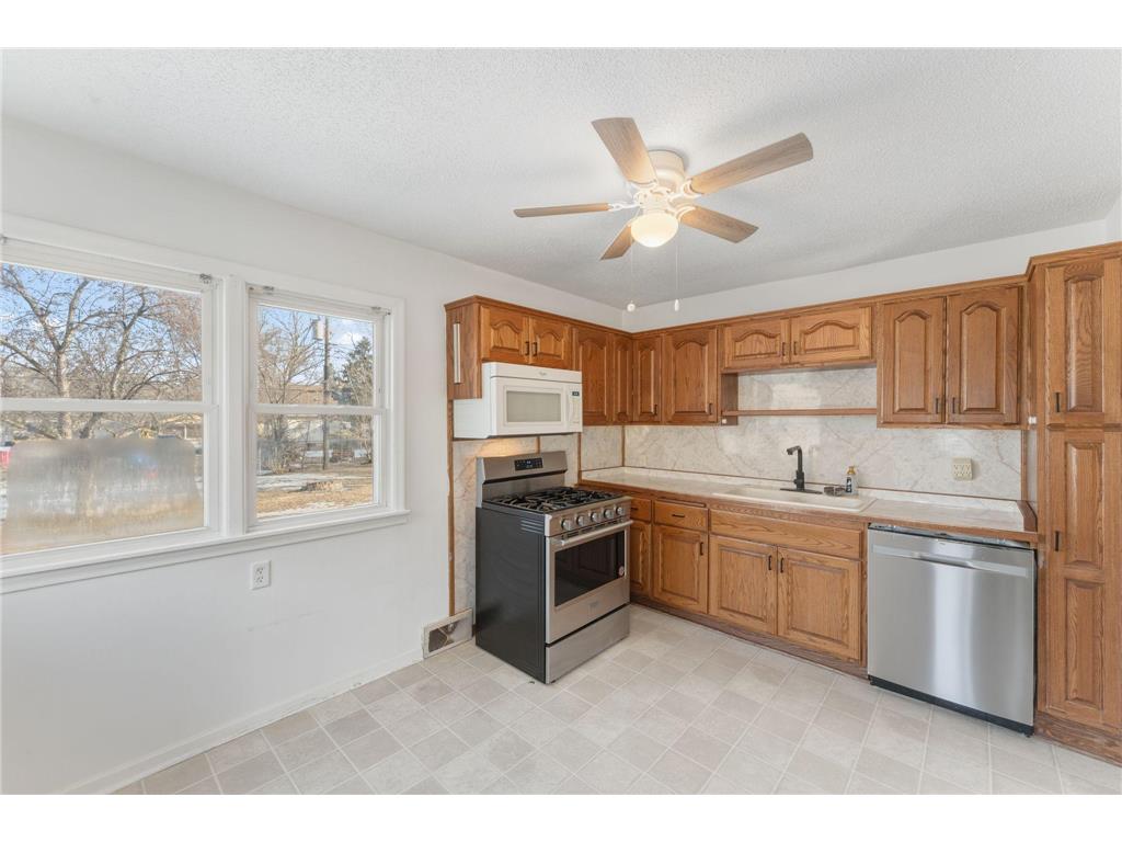 2251 Pinewood Drive Mounds View MN 55112 7026893 image3