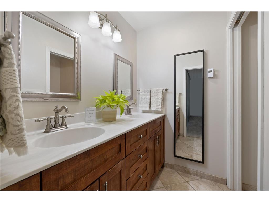2252 Country Lane Minnetonka MN 55305 7076676 image14