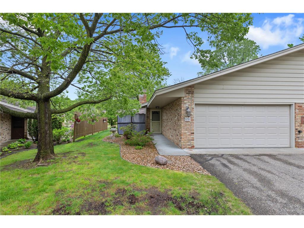 2252 Country Lane Minnetonka MN 55305 7076676 image2
