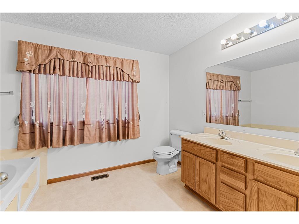 2253 118th Avenue NE Blaine MN 55449 7091221 image21