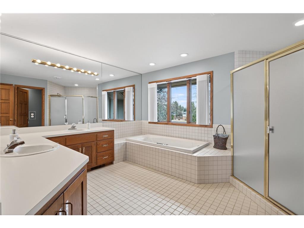2255 S Shore Boulevard White Bear Lake MN 55110 - White Bear 7011566 image33