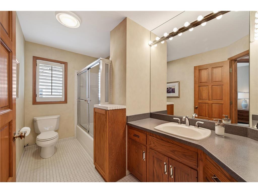 2255 S Shore Boulevard White Bear Lake MN 55110 - White Bear 7011566 image53