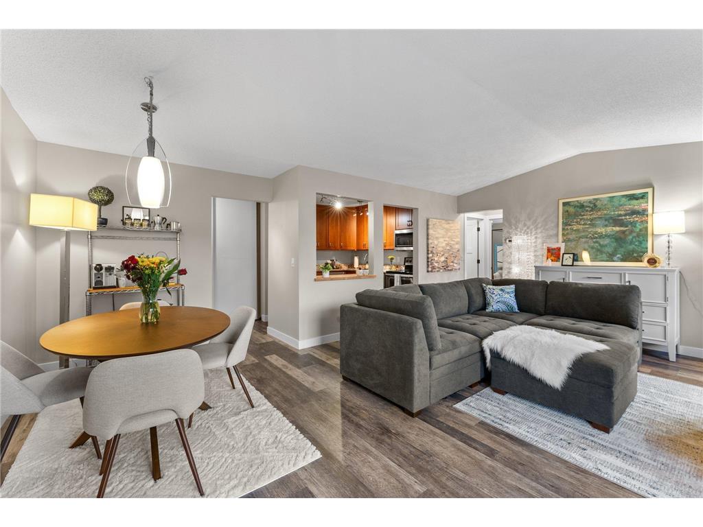 2256 Wildwood Circle Minnetonka MN 55305 6627111 image1