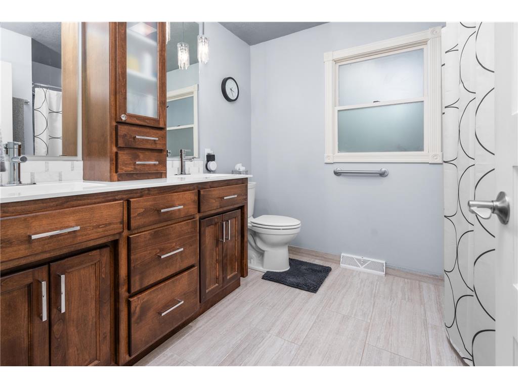 226 16th Avenue SE Saint Joseph MN 56374 7087654 image8
