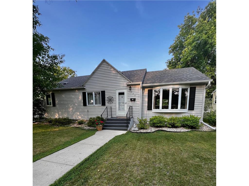 226 Kneale Avenue S Thief River Falls MN 56701 6403699 image1