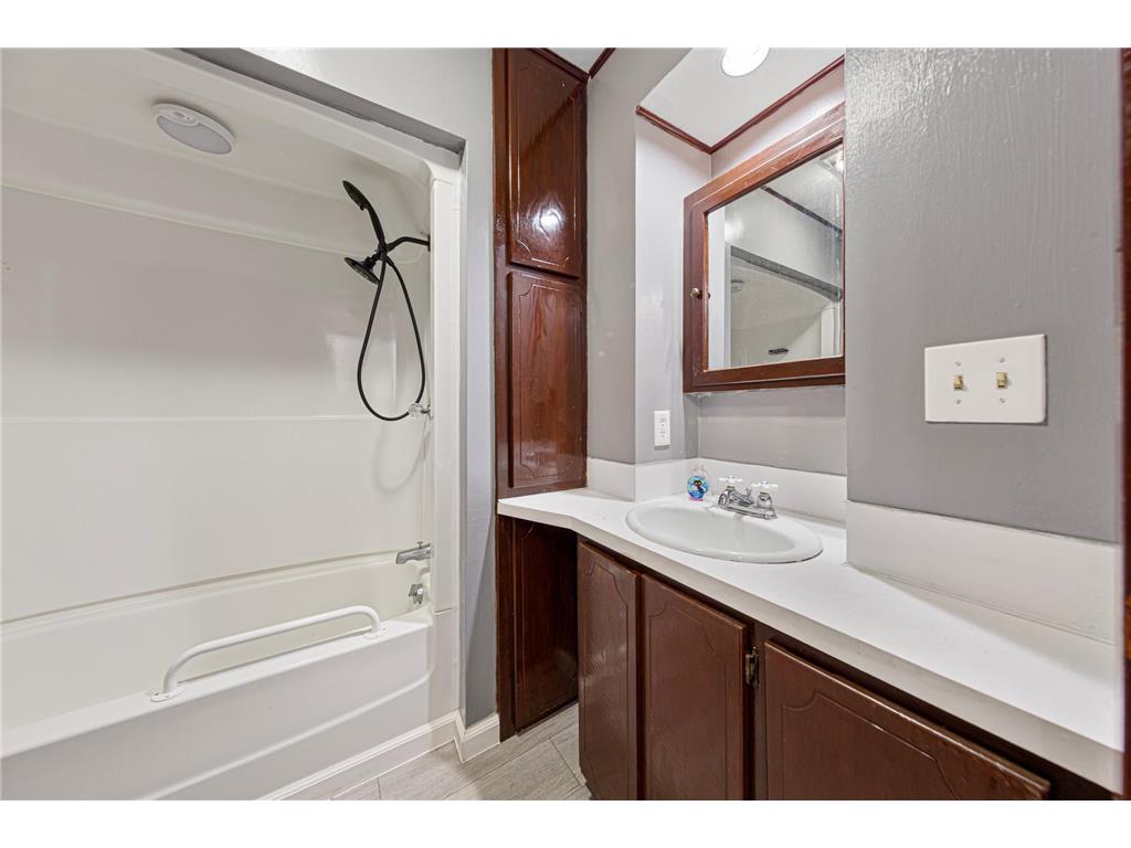 226 N Central Avenue Truman MN 56088 6743277 image15