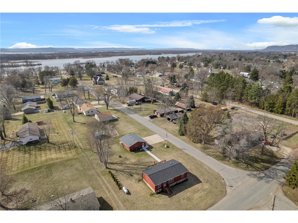 226 S Herman Street Cochrane WI 54622 7046359 image2