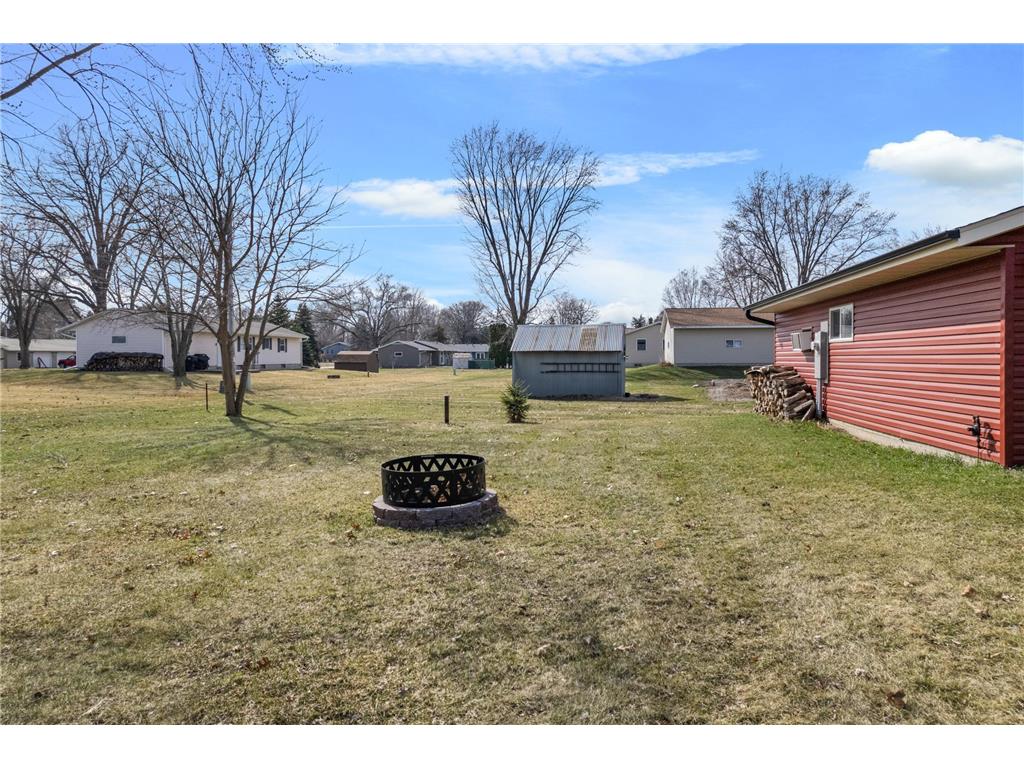 226 S Herman Street Cochrane WI 54622 7046359 image25