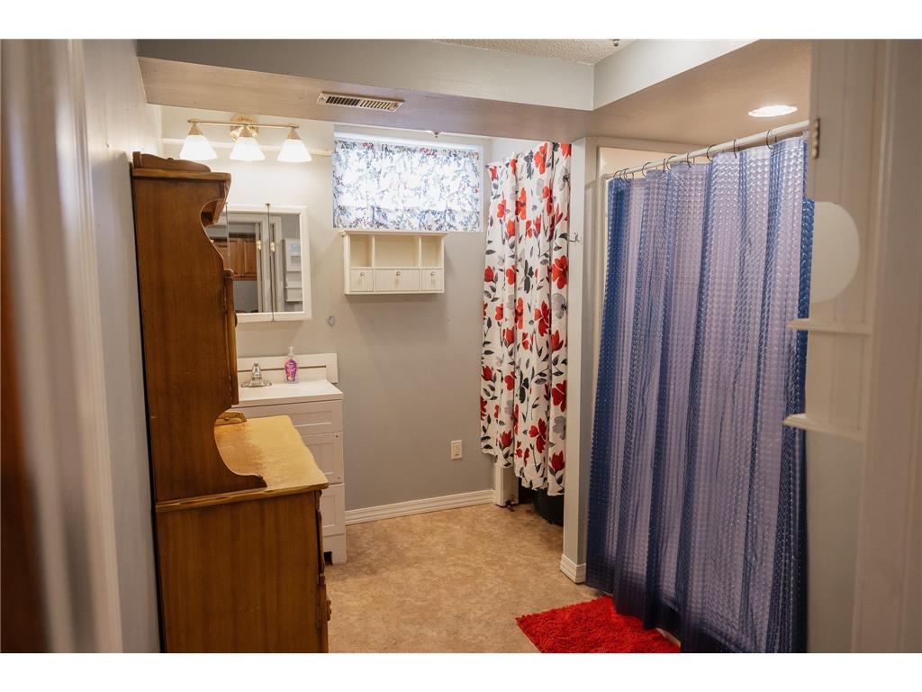 226 S Linton Street Blue Earth MN 56013 7001139 image37