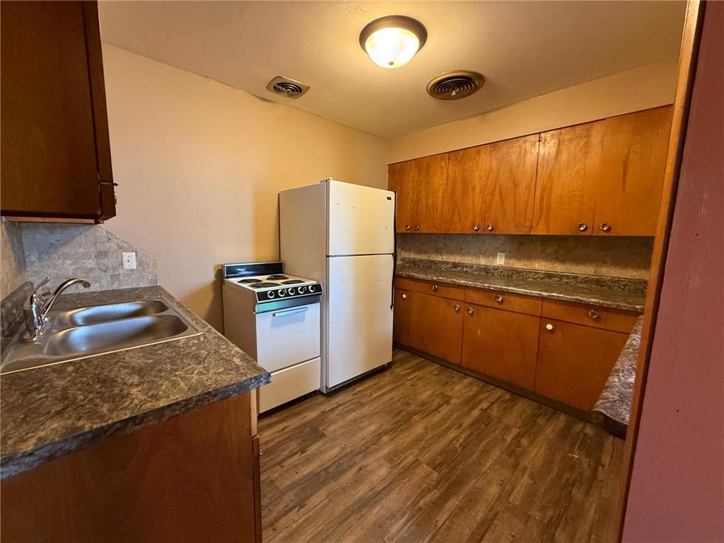 226 S Washington Street Redwood Falls MN 56283 7064007 image32