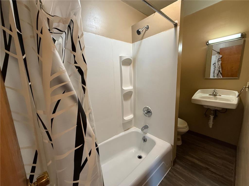 226 S Washington Street Redwood Falls MN 56283 7064007 image39