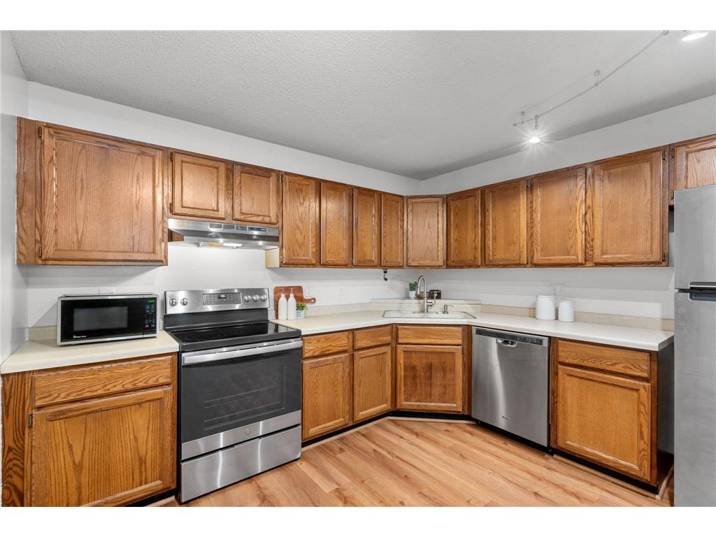 2260 Ridge Drive #12 Saint Louis Park MN 55416 7035963 image8