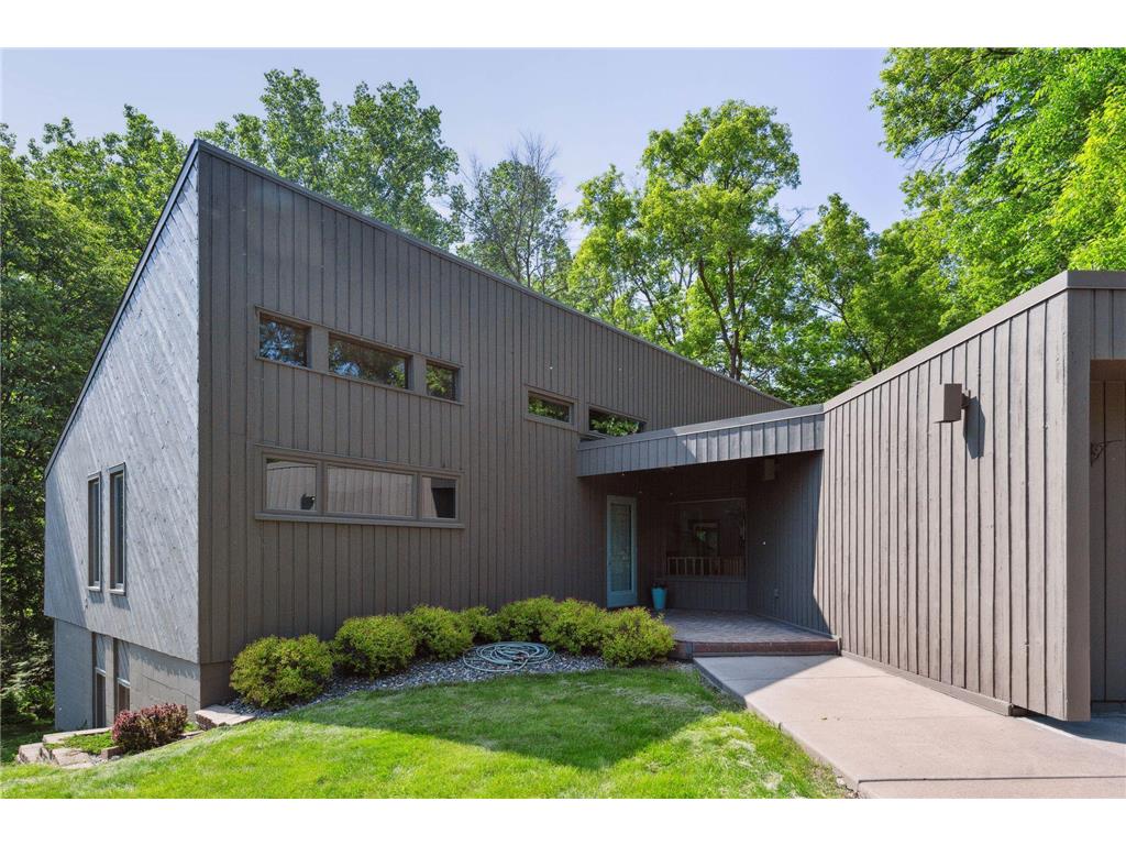 2261 Lee Avenue N Golden Valley MN 55422 - Bassett Creek 6367382 image1