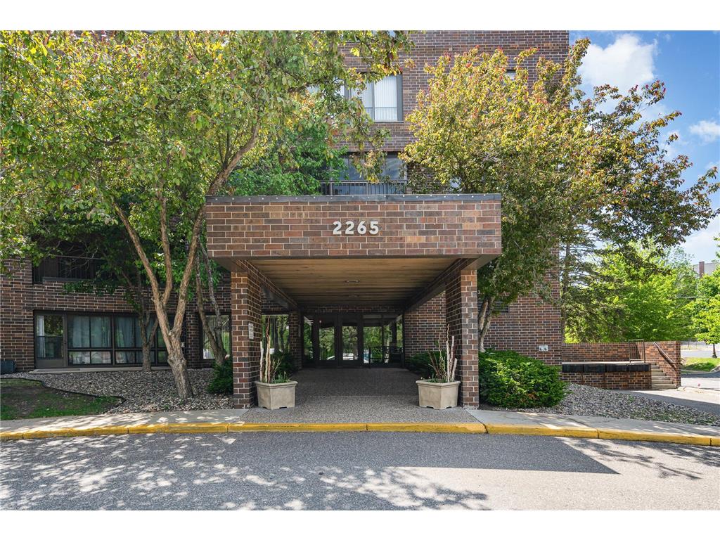 2265 Youngman Avenue #402E Saint Paul MN 55116 6709610 image1