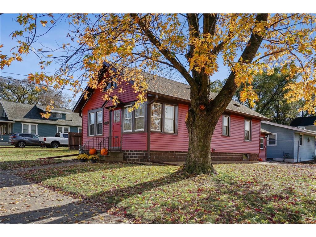 227 12th Street NW Faribault MN 55021 6625800 image1