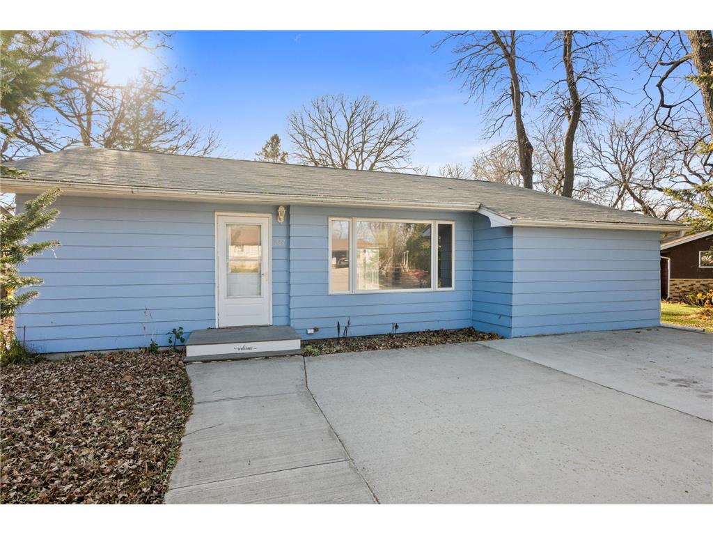 227 1st Street NW Elbow Lake MN 56531 6801239 image4