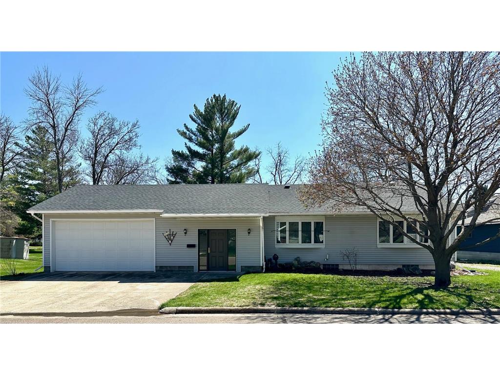 227 2nd Avenue N Emmons MN 56029 7062049 image1