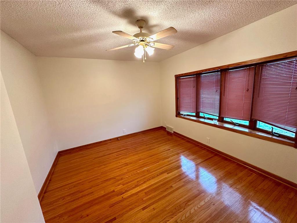 227 2nd Avenue N Emmons MN 56029 7062049 image21