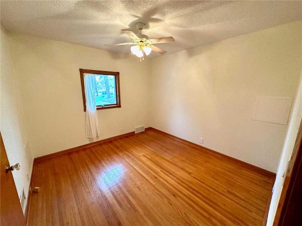 227 2nd Avenue N Emmons MN 56029 7062049 image23