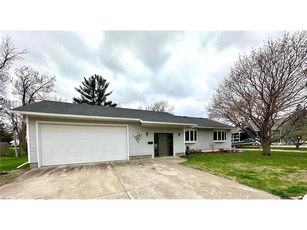 227 2nd Avenue N Emmons MN 56029 7062049 image3