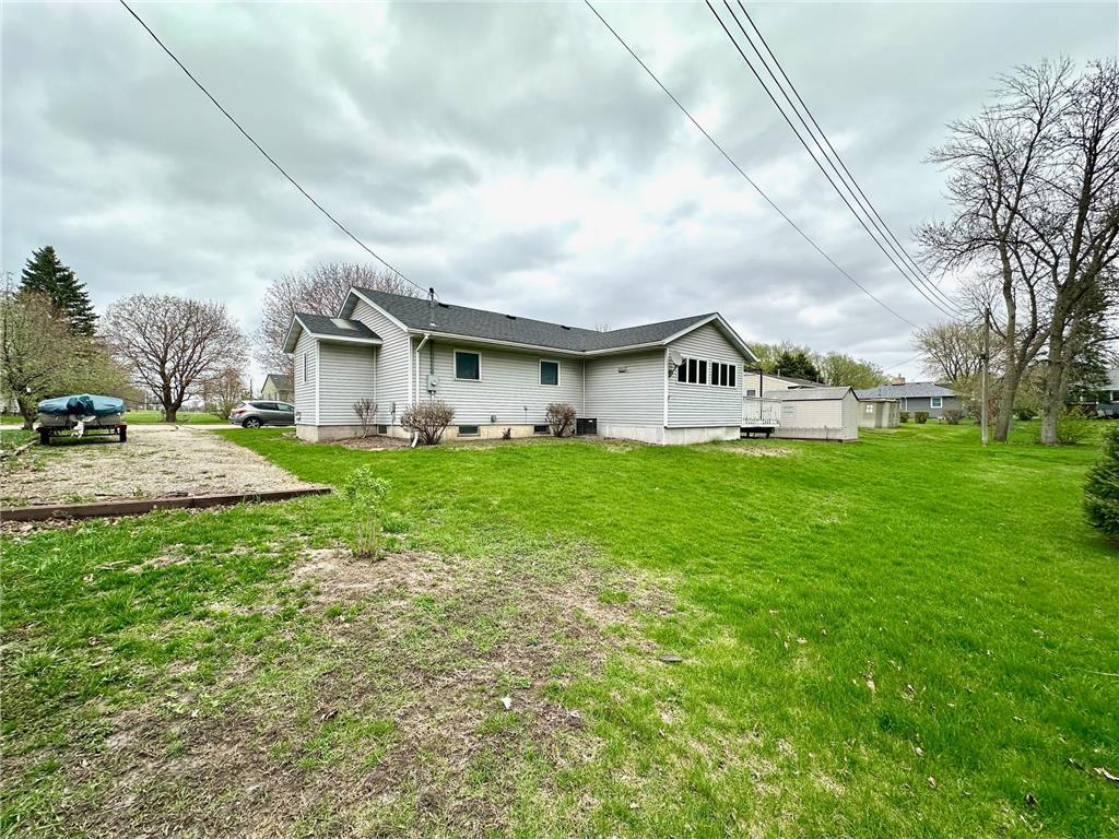 227 2nd Avenue N Emmons MN 56029 7062049 image4