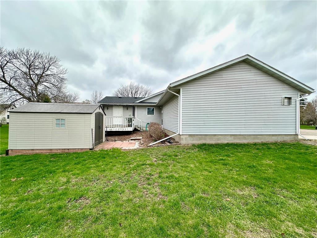 227 2nd Avenue N Emmons MN 56029 7062049 image6