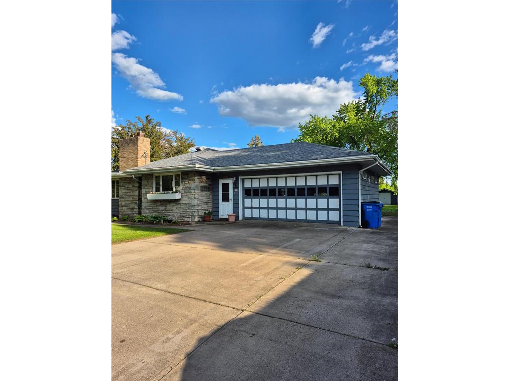 227 E Summit Avenue Grantsburg WI 54840 6725899 image1