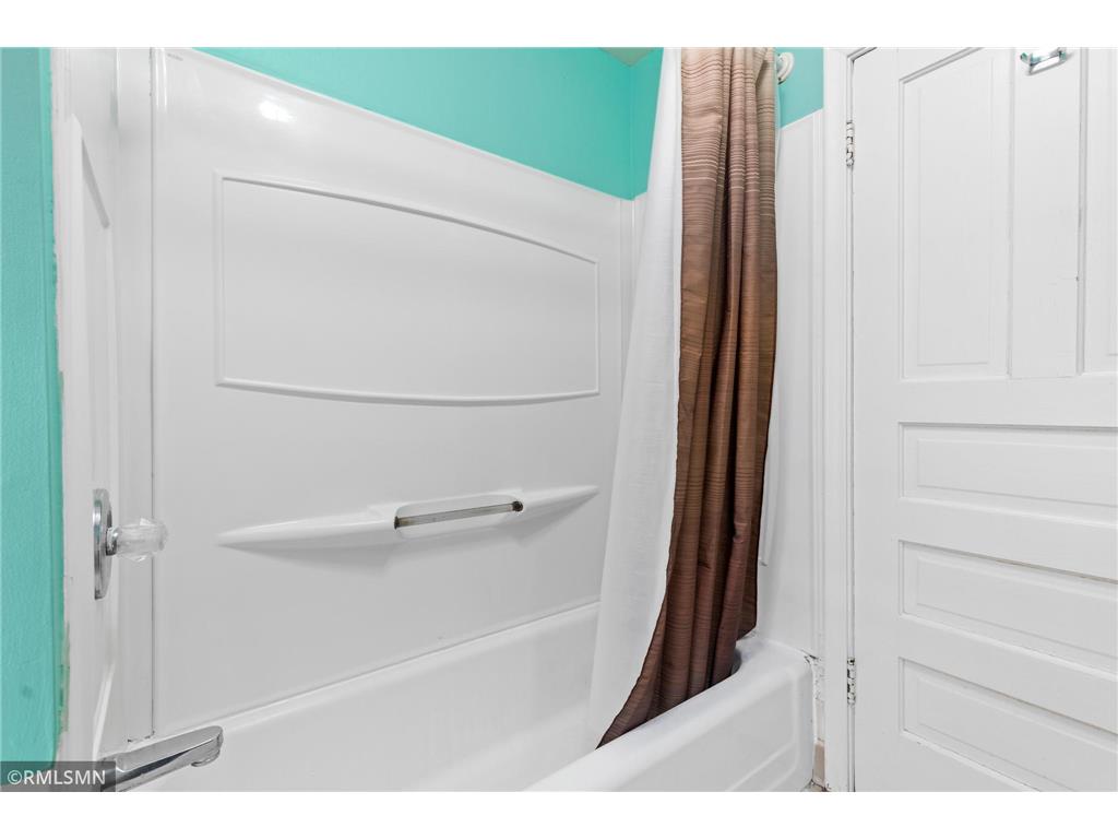 227 S Arch Avenue New Richmond WI 54017 6800100 image22