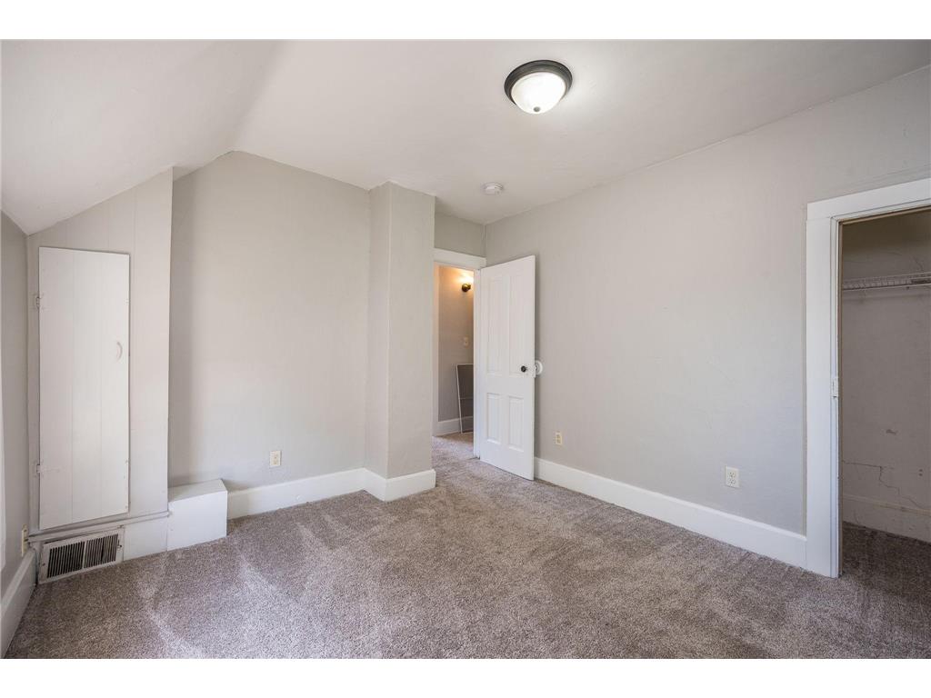 227 S Elm Street Fairmont MN 56031 6790125 image16