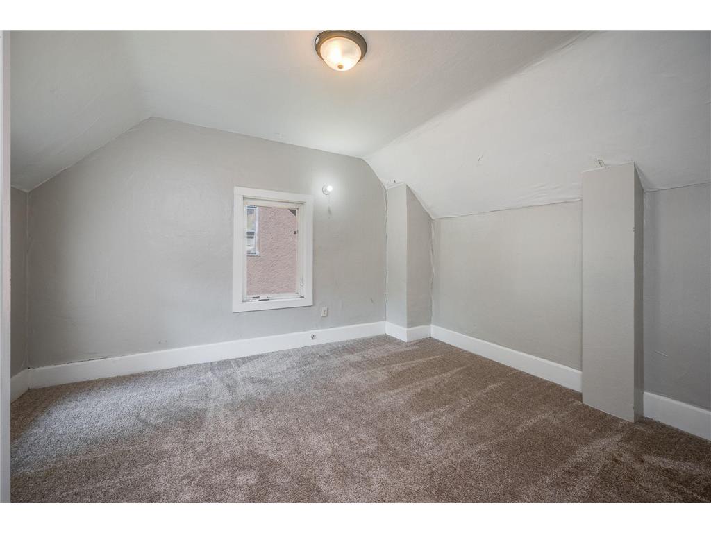 227 S Elm Street Fairmont MN 56031 6790125 image17