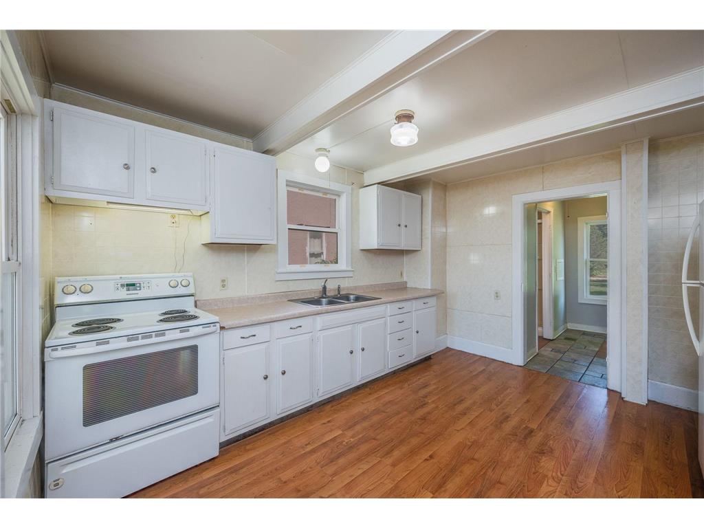 227 S Elm Street Fairmont MN 56031 6790125 image2