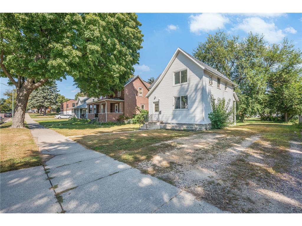 227 S Elm Street Fairmont MN 56031 6790125 image26