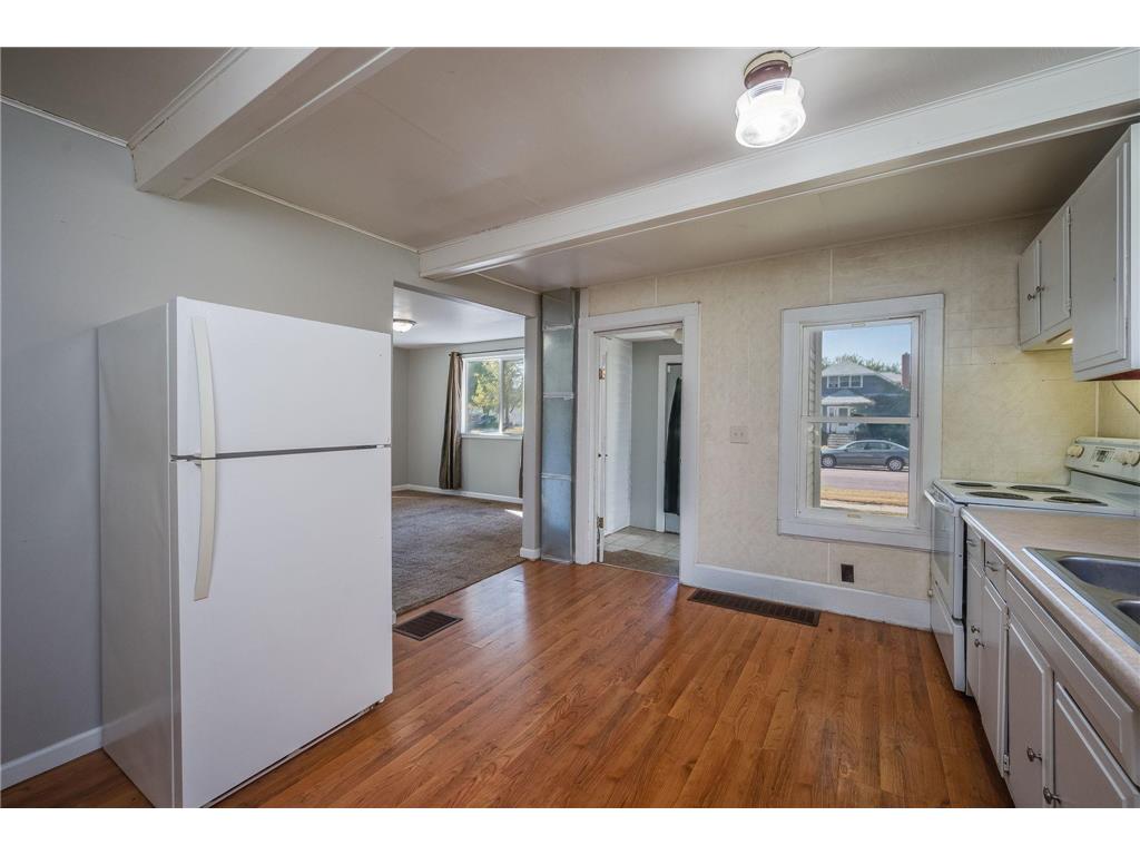 227 S Elm Street Fairmont MN 56031 6790125 image4