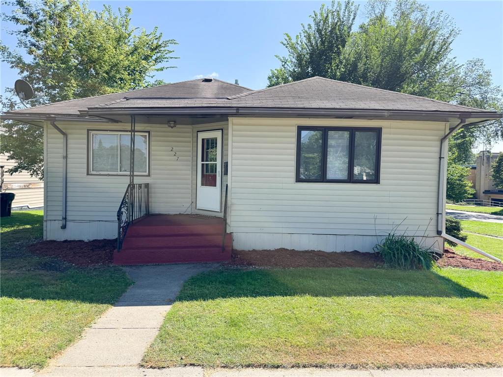 227 W Bancroft Avenue Fergus Falls MN 56537 6781132 image1