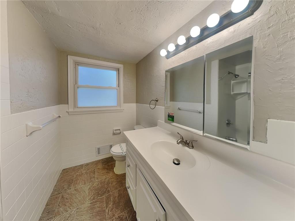 2272 Hazel Street N Maplewood MN 55109 6819100 image14