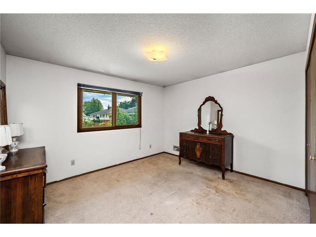 228 Duke Street Saint Paul MN 55102 7079705 image16