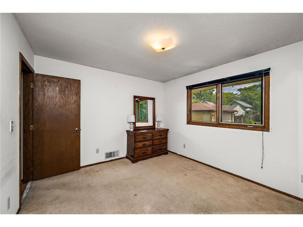 228 Duke Street Saint Paul MN 55102 7079705 image17