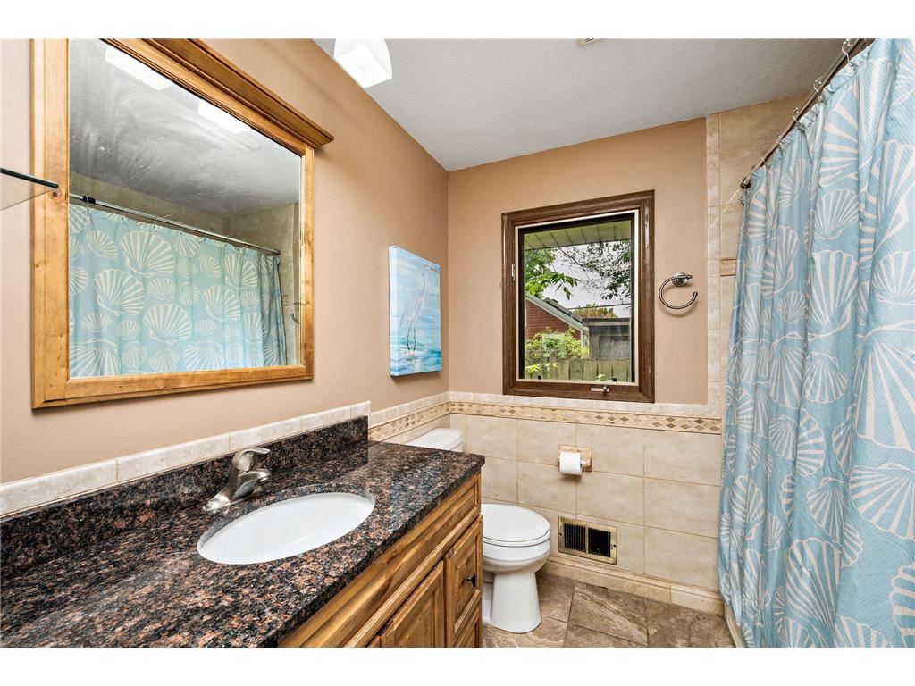 228 Duke Street Saint Paul MN 55102 7079705 image18