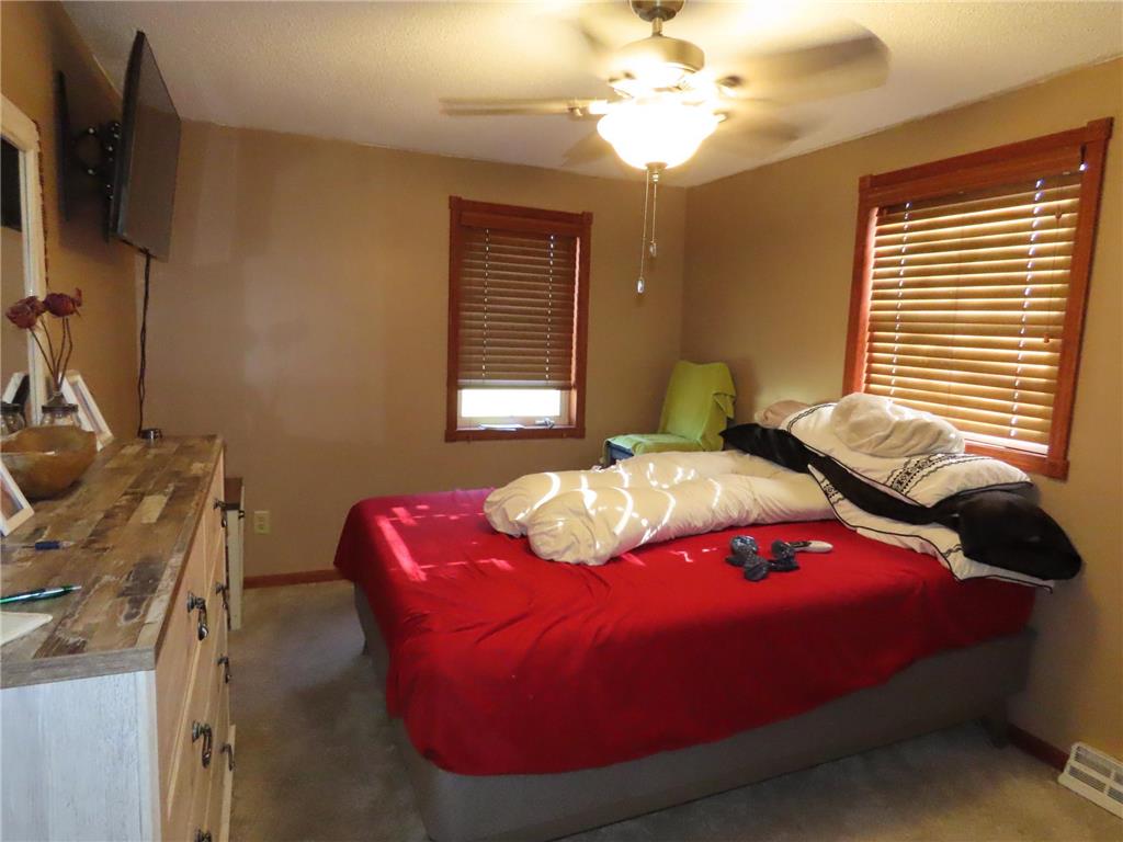 228 Minnesota Street Sandstone MN 55072 6816000 image14