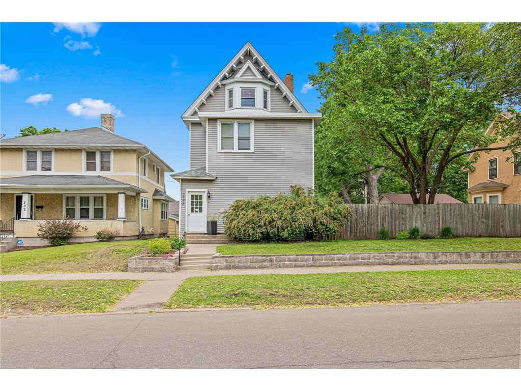 228 Victoria Street N Saint Paul MN 55104 7082738 image1